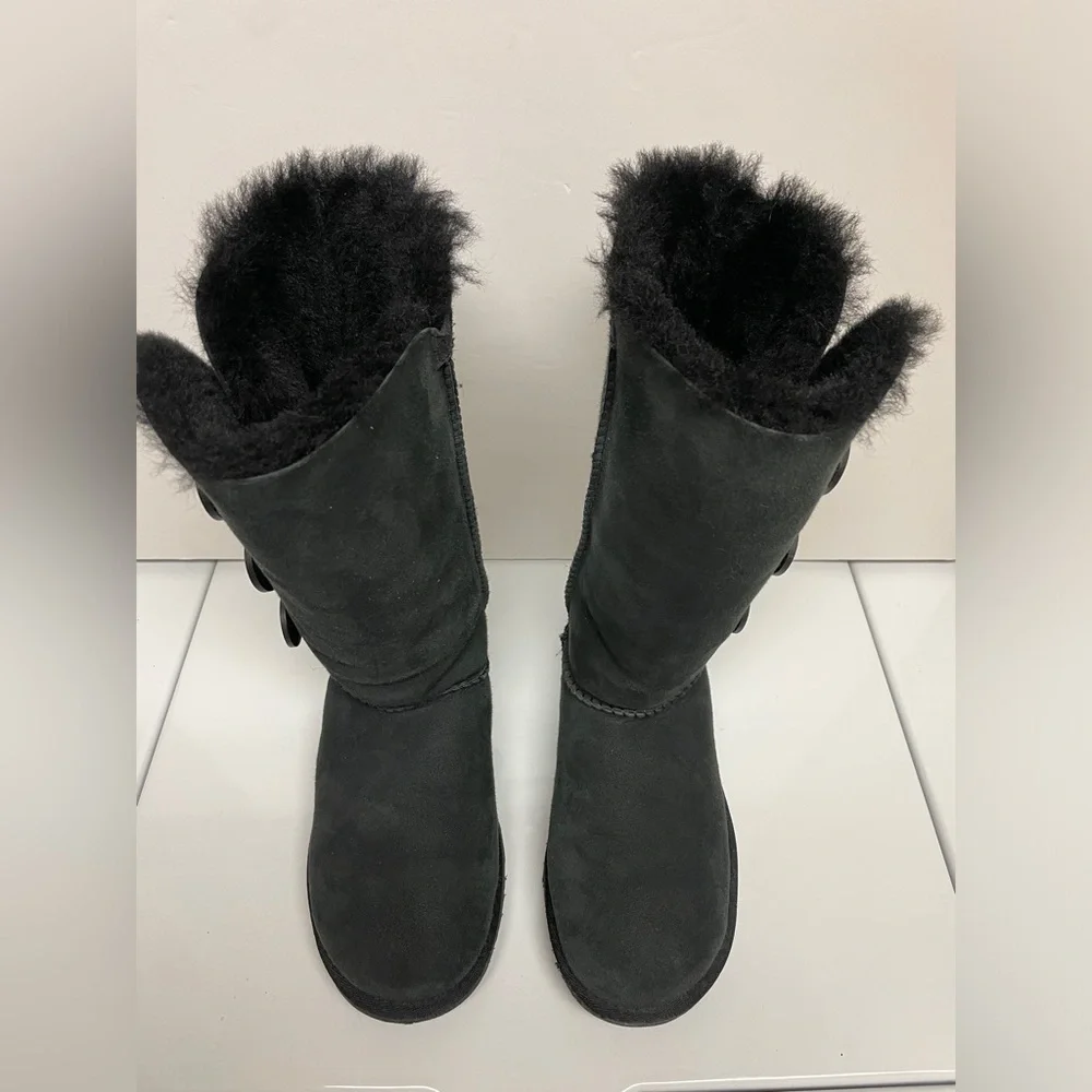 UGG Black Bailey Suede Button Triplet Boots - Size 6 - Picture 3 of 8